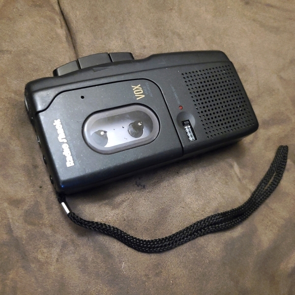Radio Shack Handheld Micro-17 VOX Voice Activated Recorder 14-1178 - Picture 2 of 5